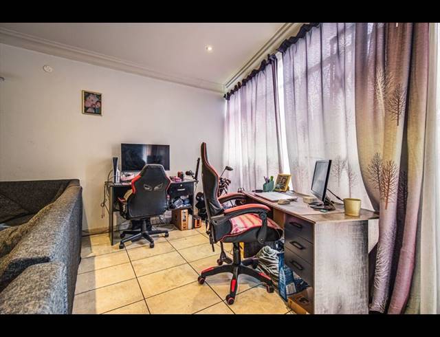 2 BEDROOM DUPLEX FOR SALE IN KEMPTON PARK EXT 4